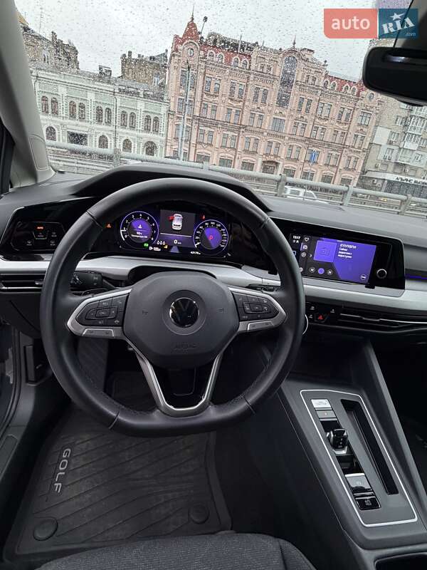 Хетчбек Volkswagen Golf 2022 в Києві