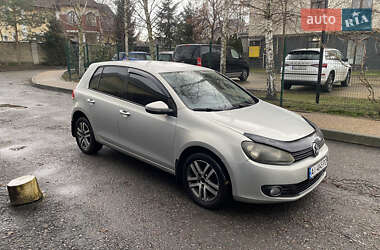 Хэтчбек Volkswagen Golf 2008 в Киеве