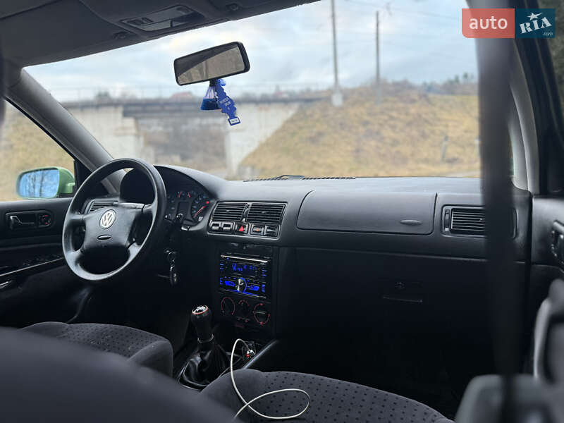 Хетчбек Volkswagen Golf 2000 в Турці