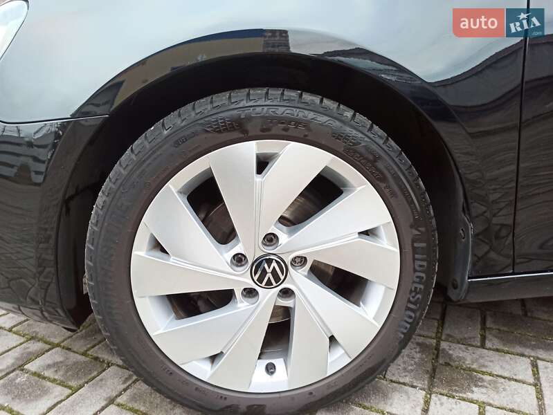 Універсал Volkswagen Golf 2012 в Запоріжжі