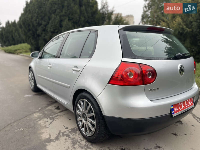 Хетчбек Volkswagen Golf 2006 в Шепетівці
