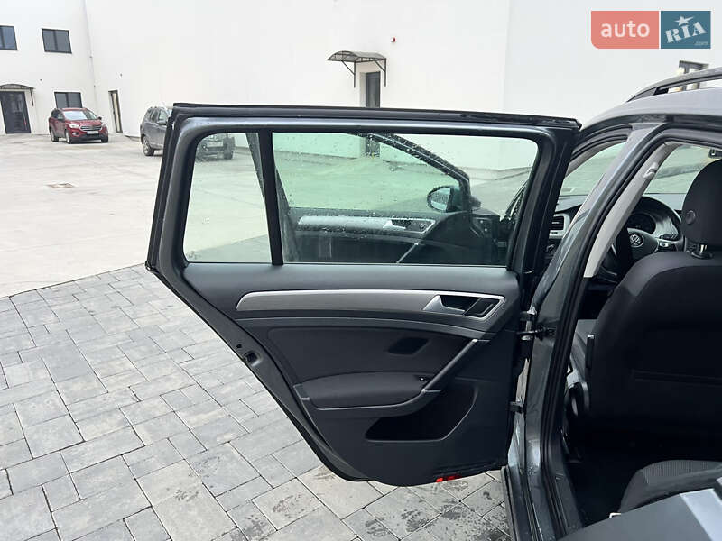 Універсал Volkswagen Golf 2016 в Луцьку