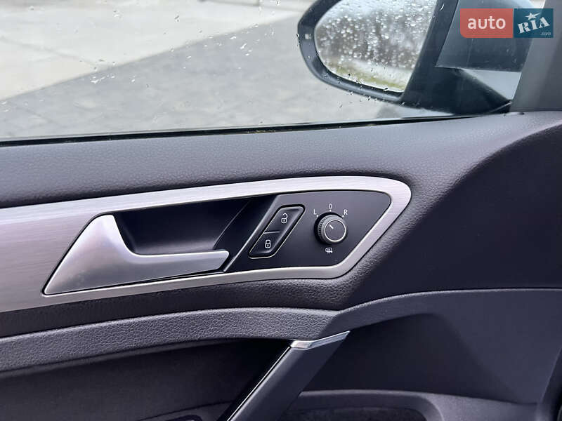 Універсал Volkswagen Golf 2016 в Луцьку