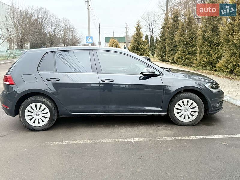 Хетчбек Volkswagen Golf 2019 в Хмельницькому