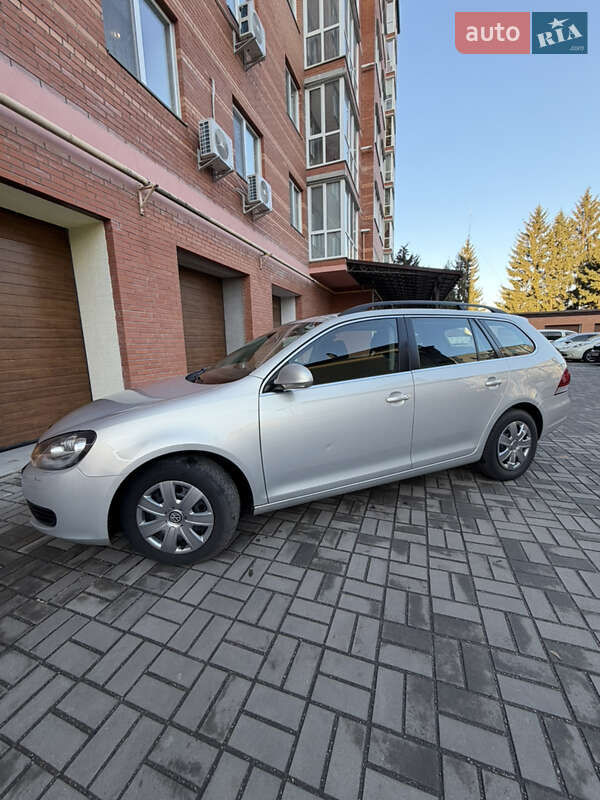 Універсал Volkswagen Golf 2010 в Бердичеві