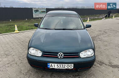 Хэтчбек Volkswagen Golf 2001 в Киеве