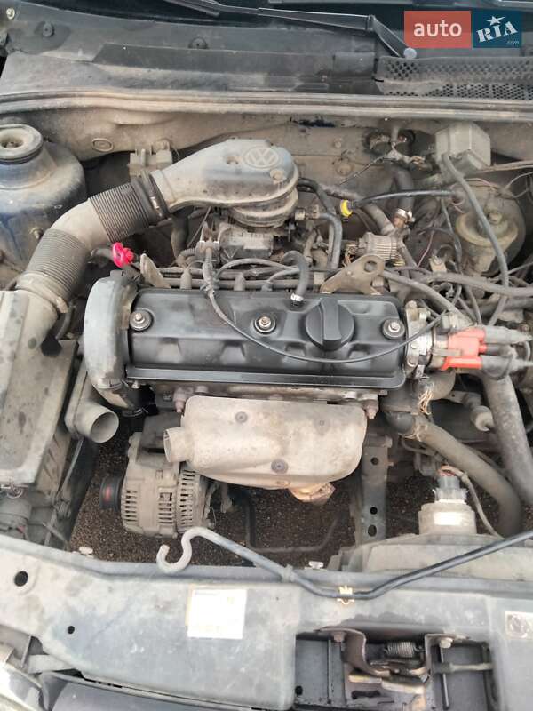 Хэтчбек Volkswagen Golf 1994 в Чернигове