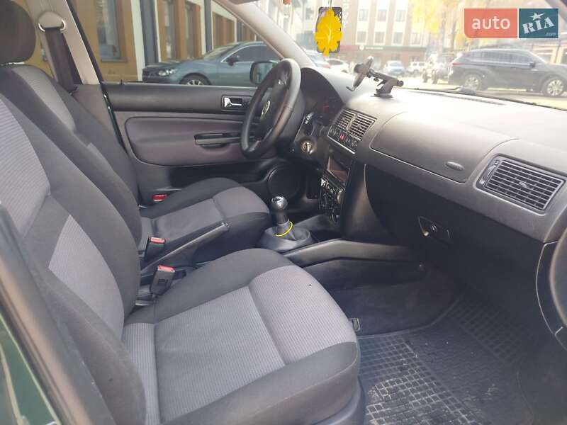 Хетчбек Volkswagen Golf 2000 в Коломиї