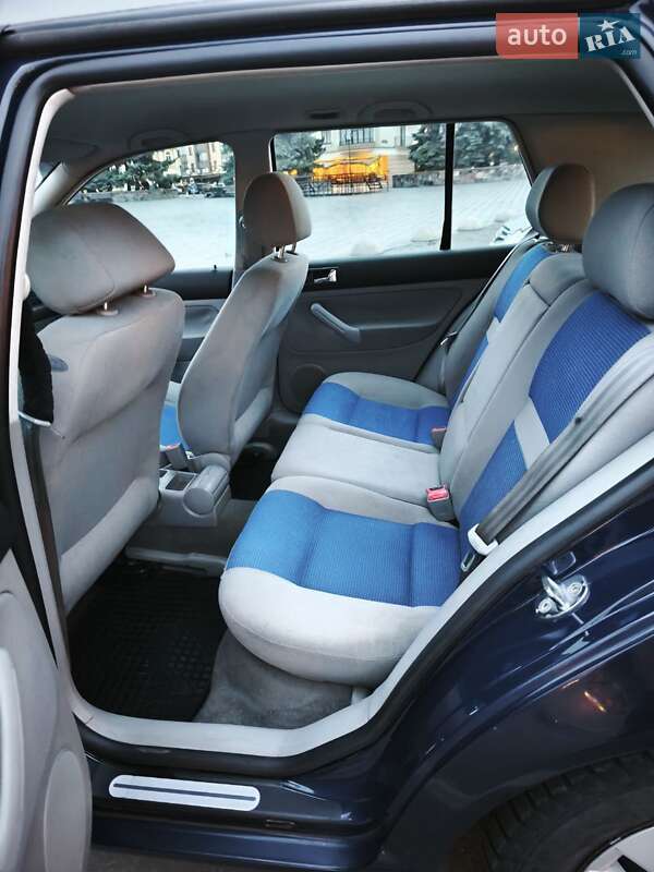 Хетчбек Volkswagen Golf 2001 в Бердичеві