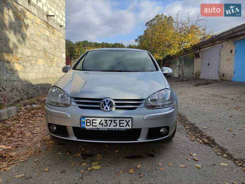 Хетчбек Volkswagen Golf 2006 в Южноукраїнську