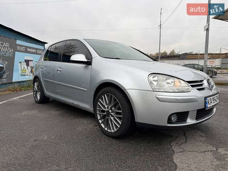Хэтчбек Volkswagen Golf 2006 в Киеве