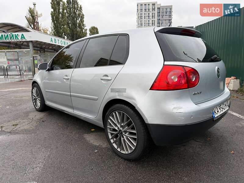 Хэтчбек Volkswagen Golf 2006 в Киеве