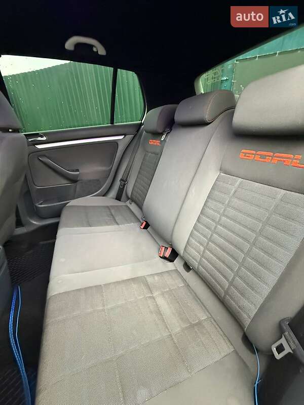 Хэтчбек Volkswagen Golf 2006 в Киеве