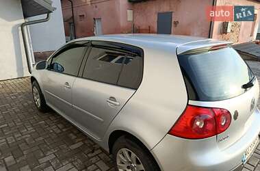 Хэтчбек Volkswagen Golf 2004 в Мукачево