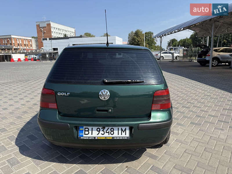Хетчбек Volkswagen Golf 2002 в Полтаві
