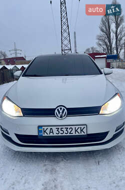 Хэтчбек Volkswagen Golf 2014 в Киеве