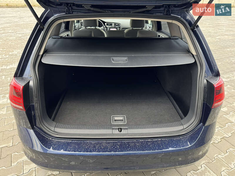 Універсал Volkswagen Golf 2013 в Мукачевому