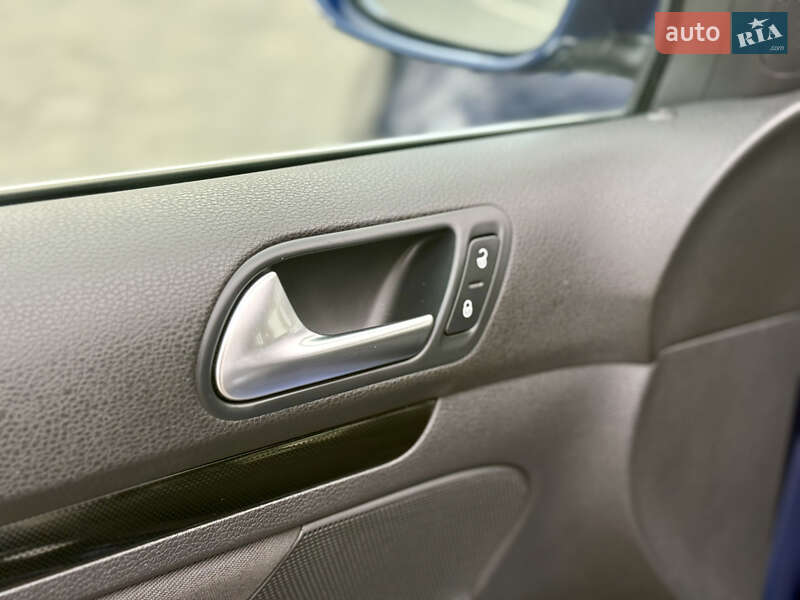 Универсал Volkswagen Golf 2010 в Луцке