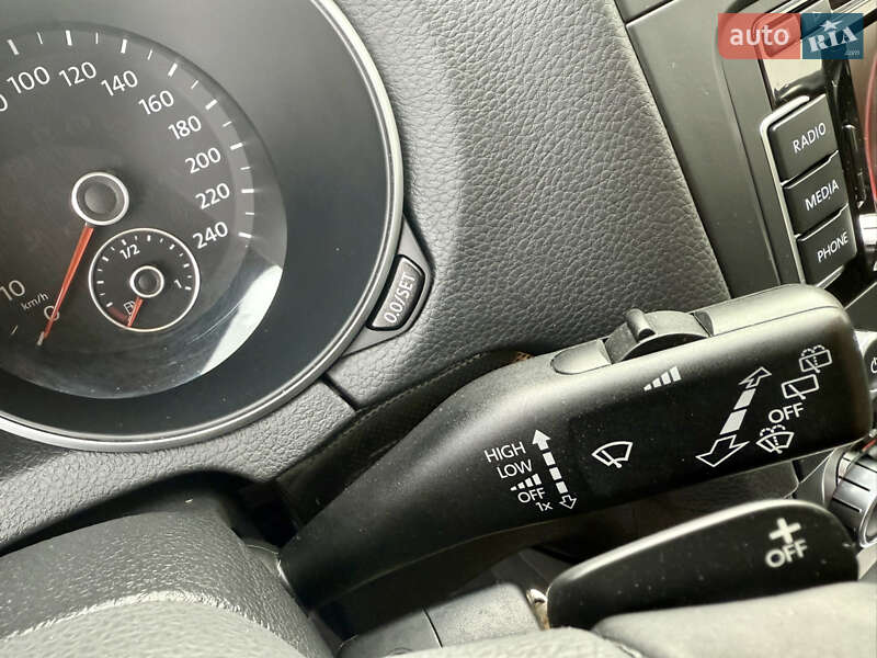 Универсал Volkswagen Golf 2010 в Луцке