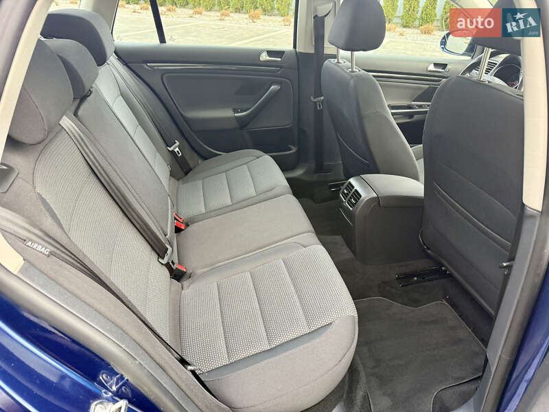 Универсал Volkswagen Golf 2010 в Луцке