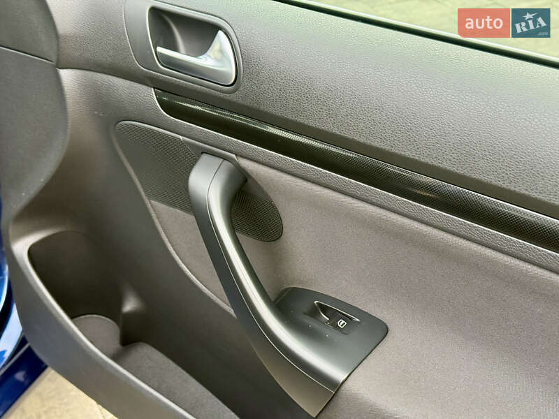 Универсал Volkswagen Golf 2010 в Луцке