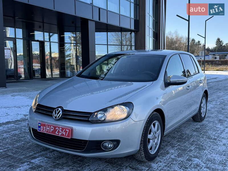 Хетчбек Volkswagen Golf 2009 в Луцьку