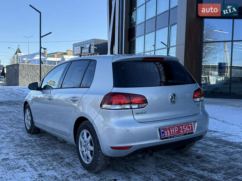 Хетчбек Volkswagen Golf 2009 в Луцьку