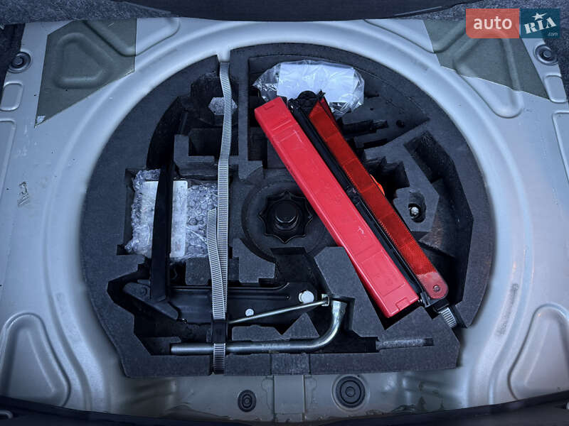 Хетчбек Volkswagen Golf 2009 в Луцьку