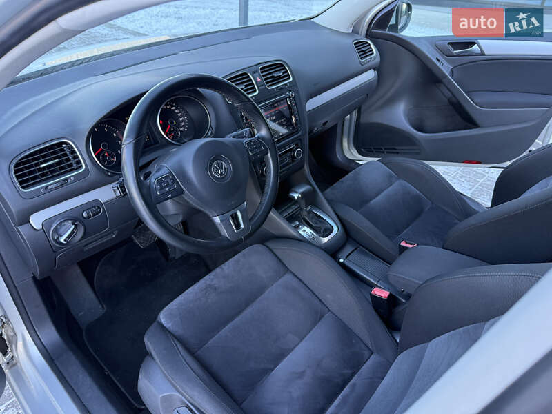 Хетчбек Volkswagen Golf 2009 в Луцьку