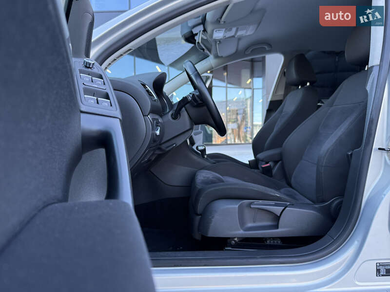 Хетчбек Volkswagen Golf 2009 в Луцьку