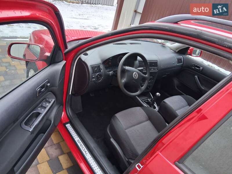 Универсал Volkswagen Golf 2002 в Харькове