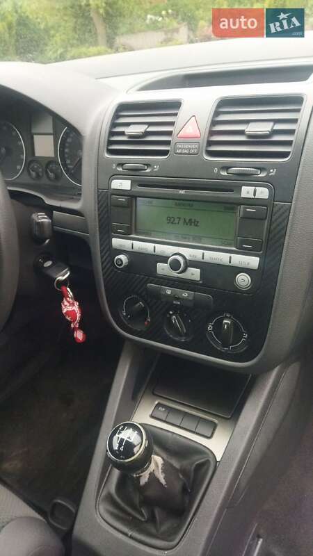 Хетчбек Volkswagen Golf 2004 в Луцьку