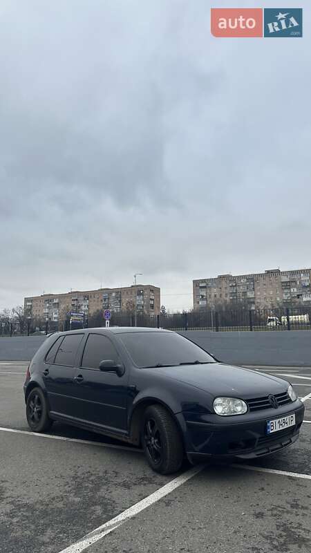 Хетчбек Volkswagen Golf 2002 в Полтаві
