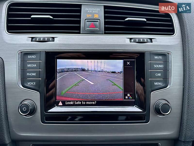 Хэтчбек Volkswagen Golf 2015 в Киеве