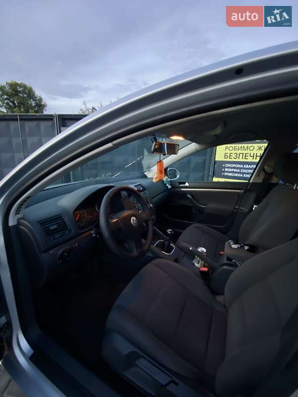 Хетчбек Volkswagen Golf 2005 в Кременчуці