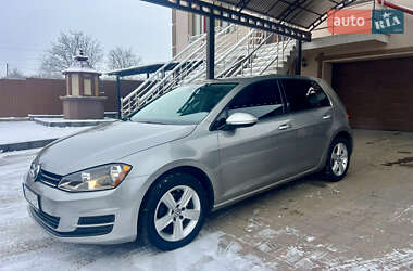 Хетчбек Volkswagen Golf 2015 в Чернівцях