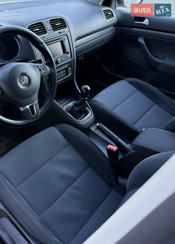 Універсал Volkswagen Golf 2012 в Луцьку