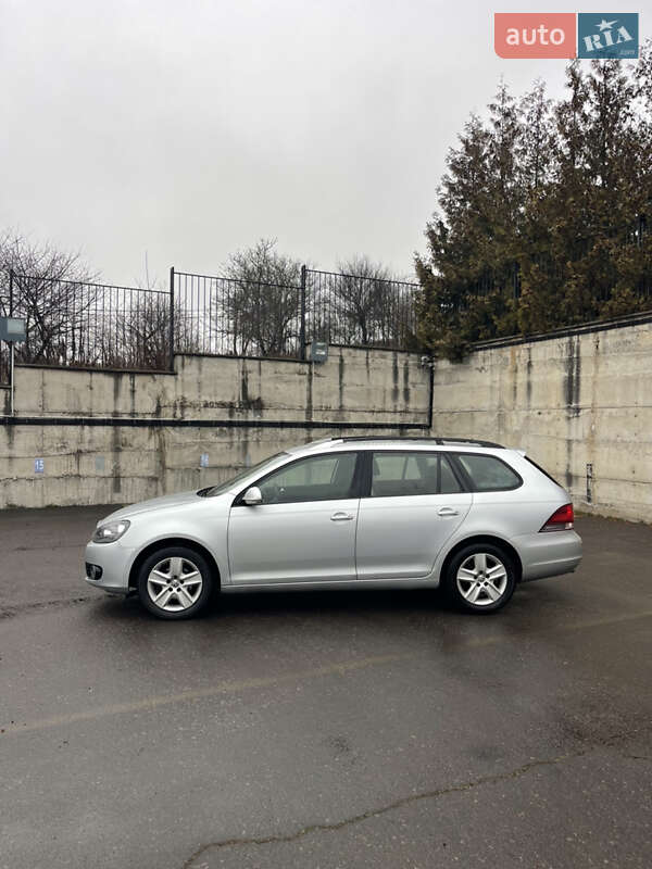 Универсал Volkswagen Golf 2012 в Ровно