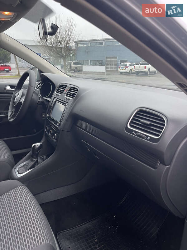 Универсал Volkswagen Golf 2012 в Ровно