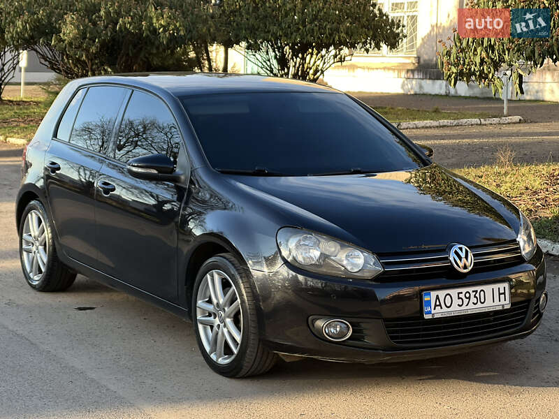 Хетчбек Volkswagen Golf 2009 в Мукачевому