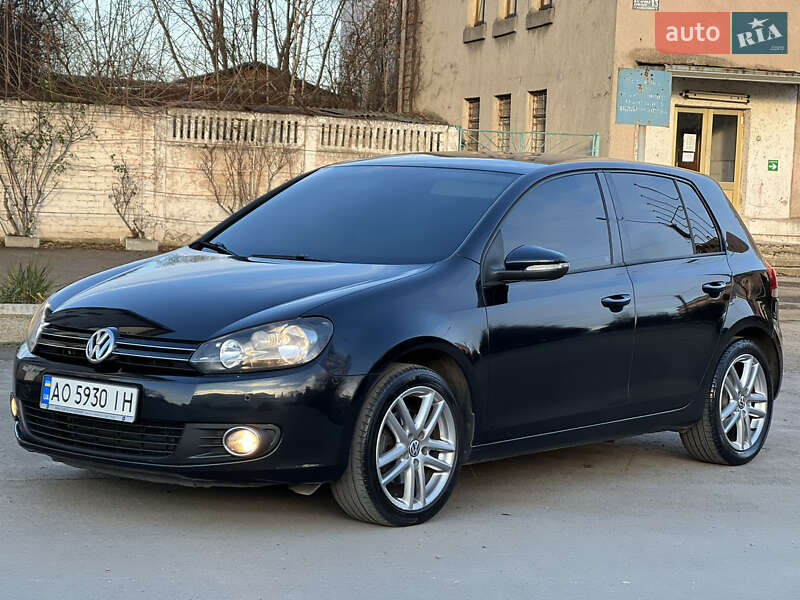 Хетчбек Volkswagen Golf 2009 в Мукачевому