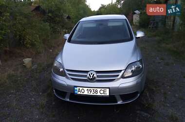 Хэтчбек Volkswagen Golf 2005 в Ужгороде