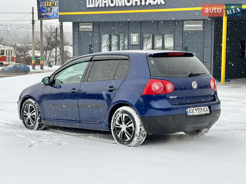Хетчбек Volkswagen Golf 2005 в Харкові
