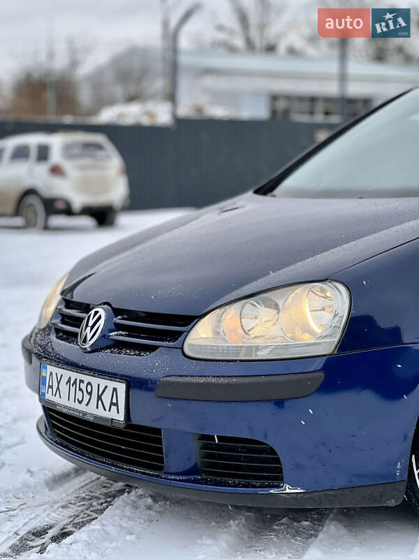 Хетчбек Volkswagen Golf 2005 в Харкові
