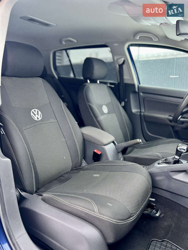 Хетчбек Volkswagen Golf 2005 в Харкові