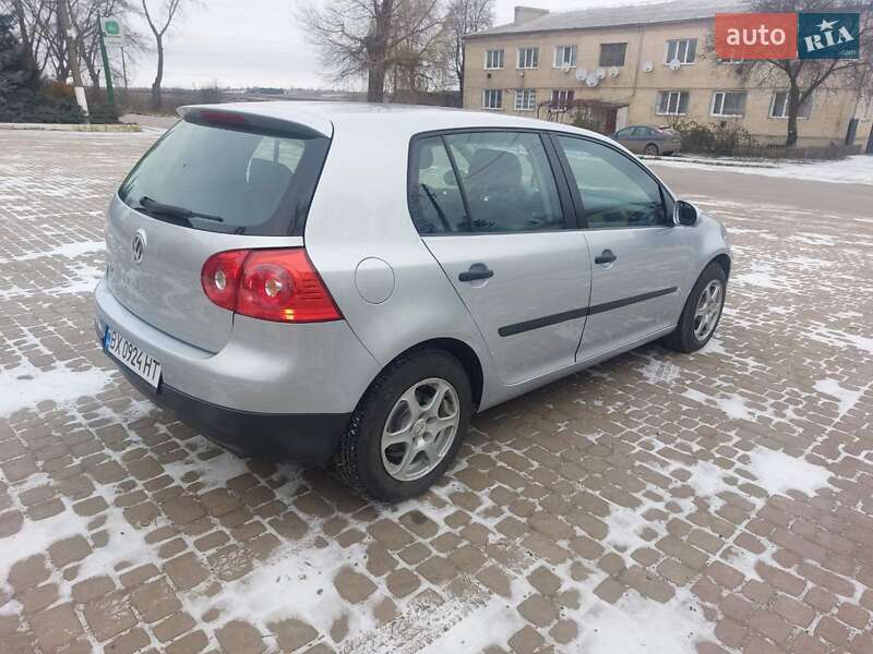 Хетчбек Volkswagen Golf 2004 в Теофіполі