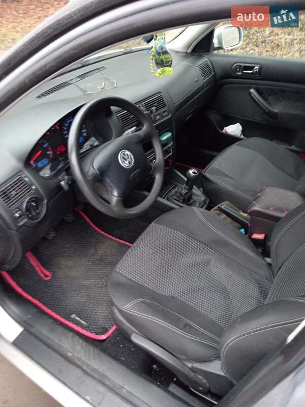 Універсал Volkswagen Golf 2003 в Києві