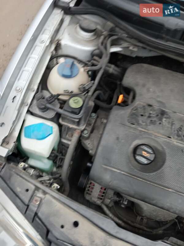 Універсал Volkswagen Golf 2003 в Києві