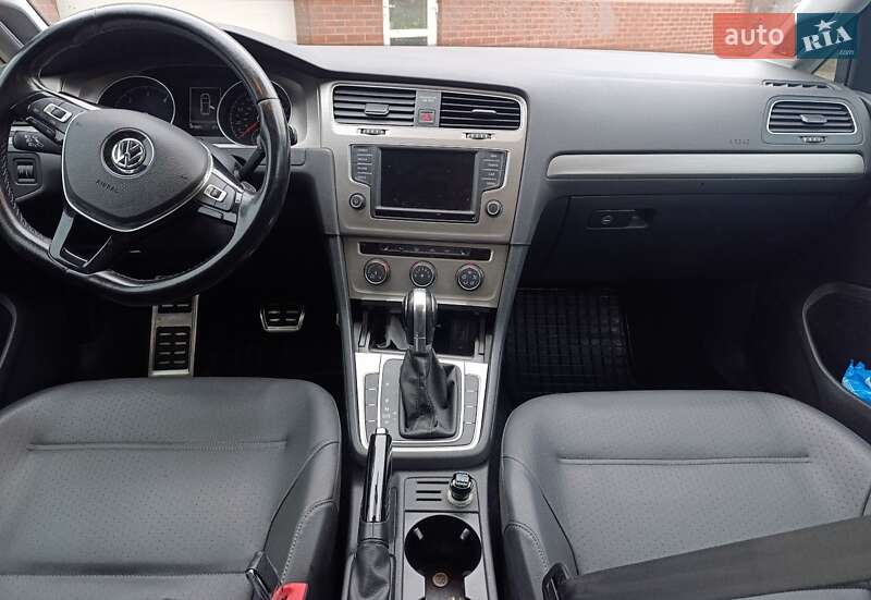 Хетчбек Volkswagen Golf 2015 в Костопілі