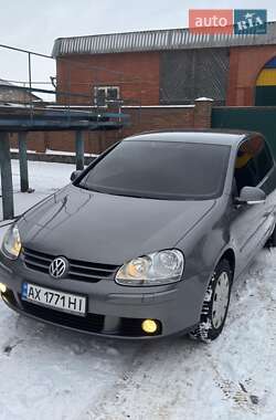 Хэтчбек Volkswagen Golf 2008 в Ромнах